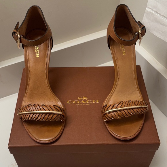 Coach Shoes - Coach Women's Tan Leather Heels size 8